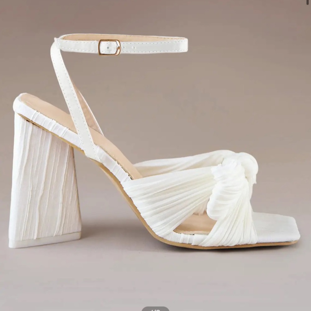 Azazie White Bow Heel